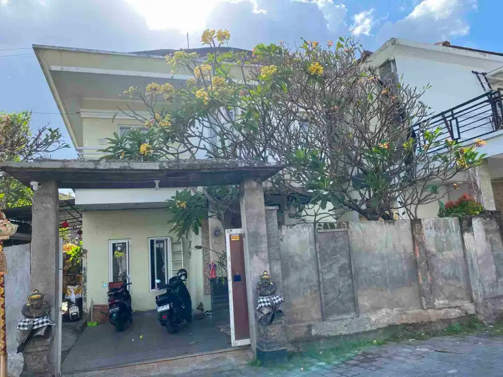 Jual Rumah 2lt area Perumahan Jl Gunung Gede mahendradatta