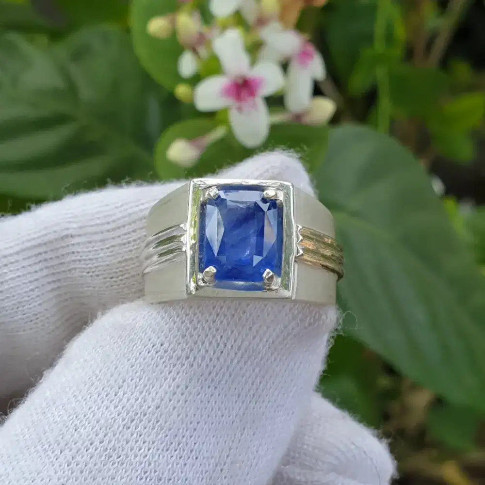 Natural Blue Sapphire Srilanka 3.48 crt