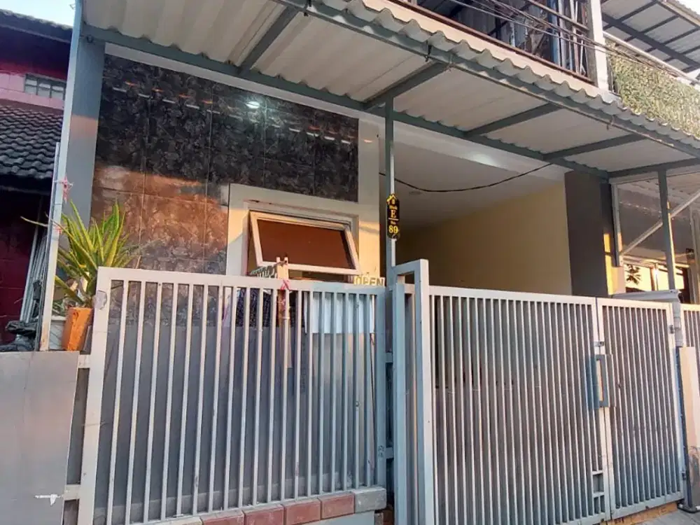 Rumah Tinggal Siap Huni 2 lantai minimalis lokasi strategis di Taman Cibaduyut Indah