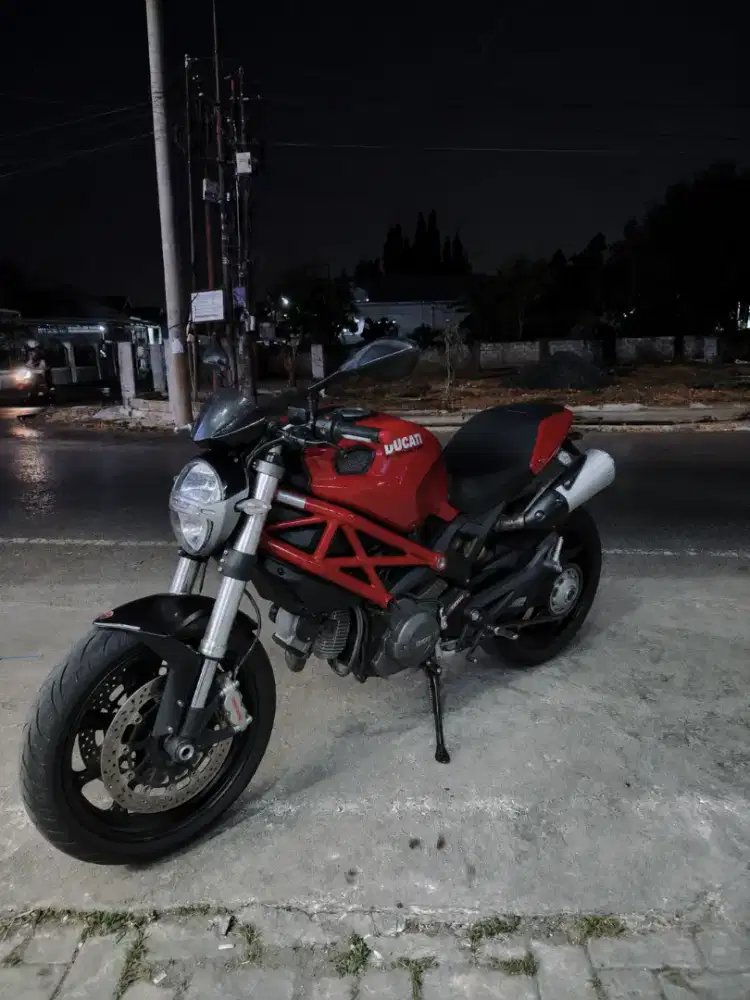 Ducati monster 795