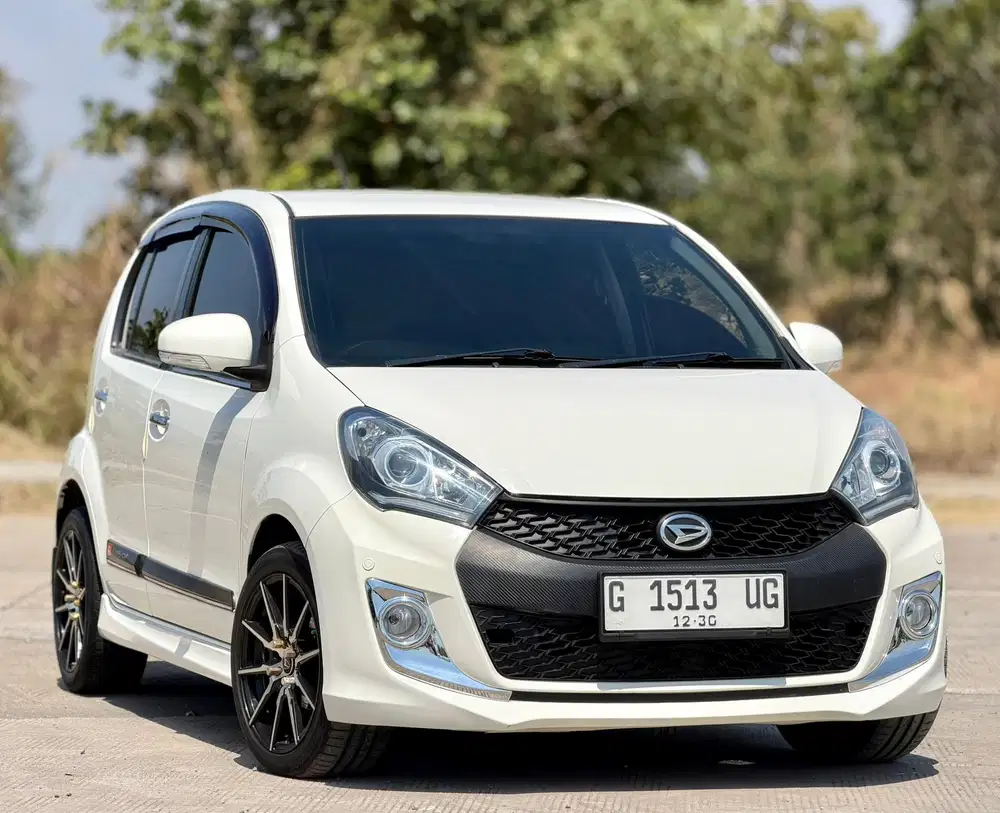 DP 9 jt! Km 70rb! Daihatsu Sirion RS Matic 2017 Antik Spt Baru!