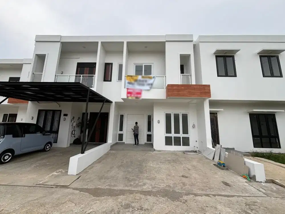 Dijual townhouse baru siap huni dalam komplek elit Taman Kenten