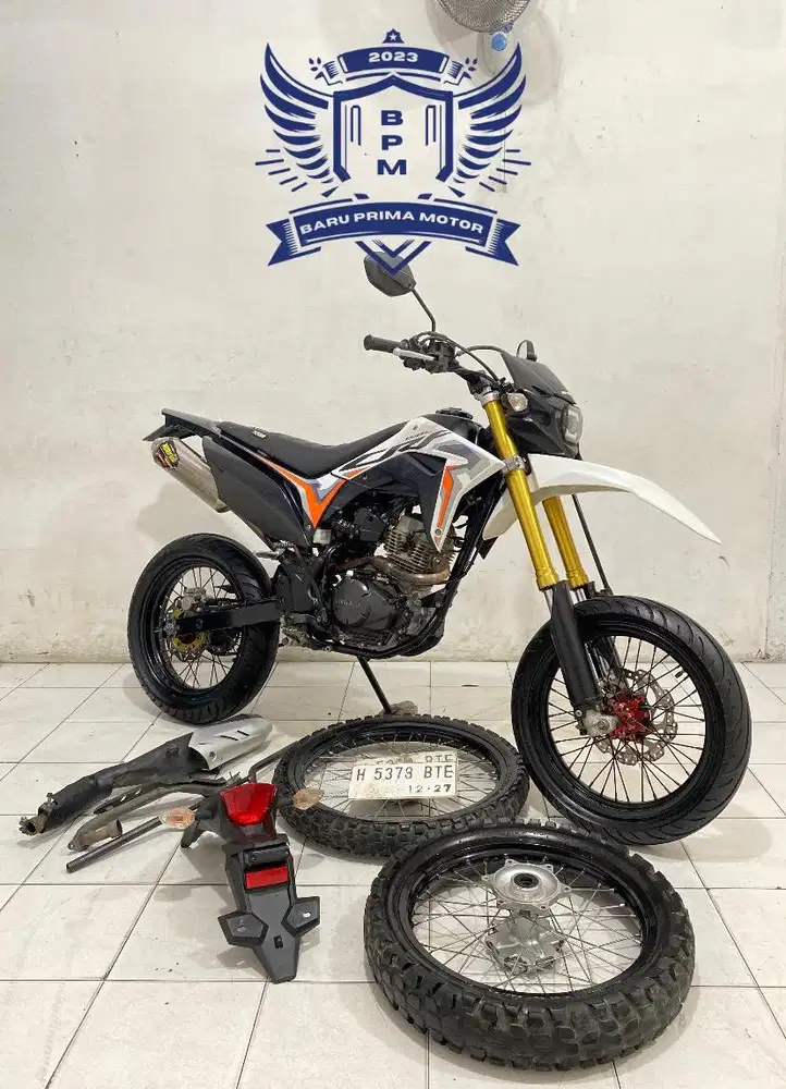 CRF 150 L 2022 modif super moto