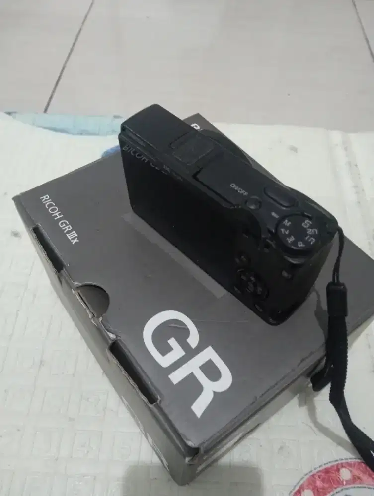 Ricoh  GR IIIx bekas