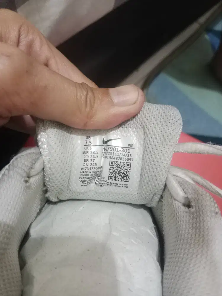 Nike v5 RNR abu