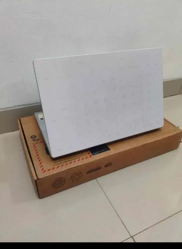 Laptop Asus E410M