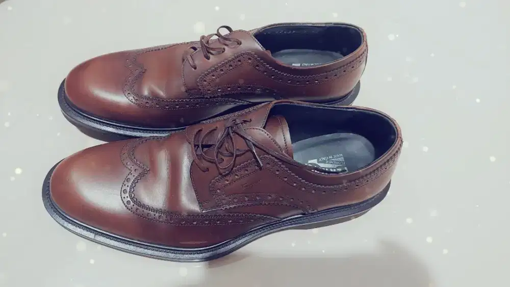 Sepatu kulit Salvatore Ferragamo Wingtip Oxford