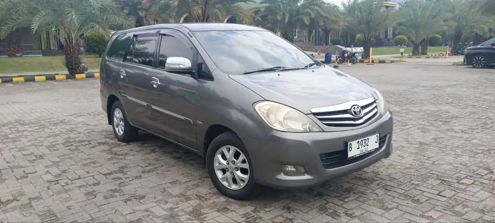 DIJUAL TOYOTA KIJANG INNOVA TAHUN 2010