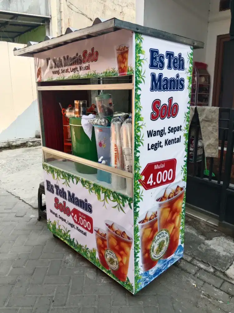 Gerobak teh solo siap jualan