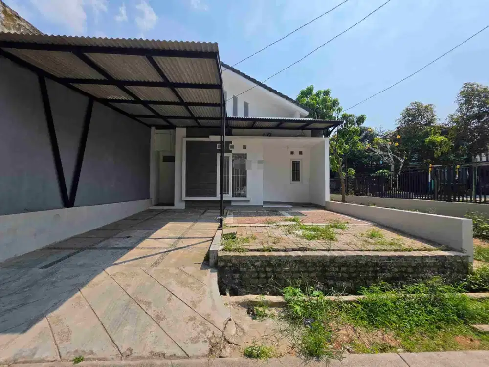 Disewakan Rumah Hoek Bersih, Rapi, siap Huni Cluster The Hills