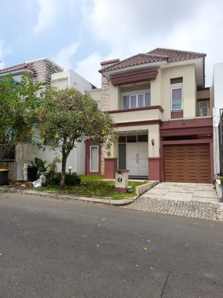 JUAL RUMAH KAWASAN MEWAH