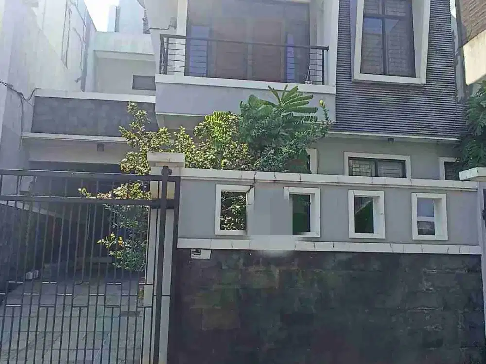 Dijual rumah bagus rapi siap huni