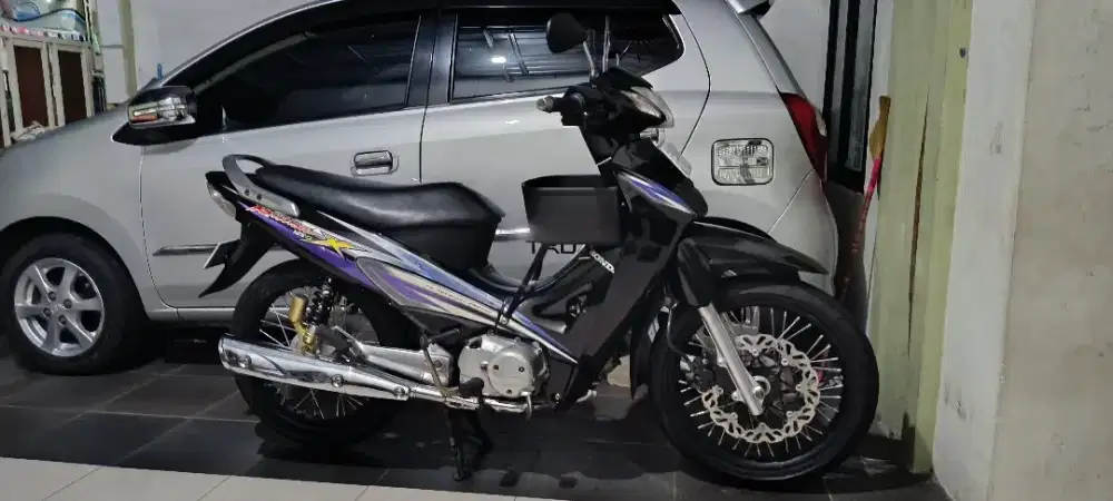 Di jual Honda kharisma 2005