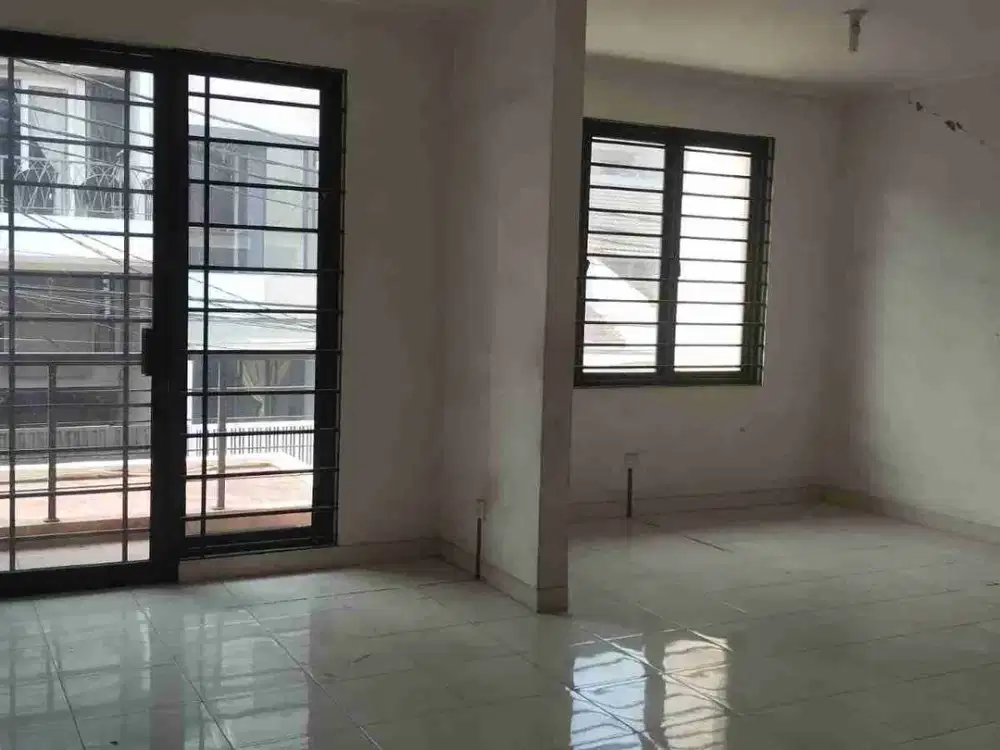 DIJUAL CEPAT RUMAH SIAP HUNI 3 1/2 LANTAI JANUR ASRI
KELAPA GADING