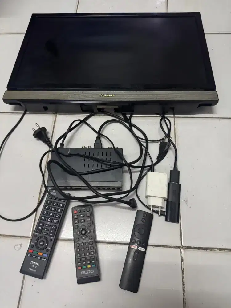 TV LCD Analog Toshiba 24 Inci Bonus STB Dan Dongle Android TV
