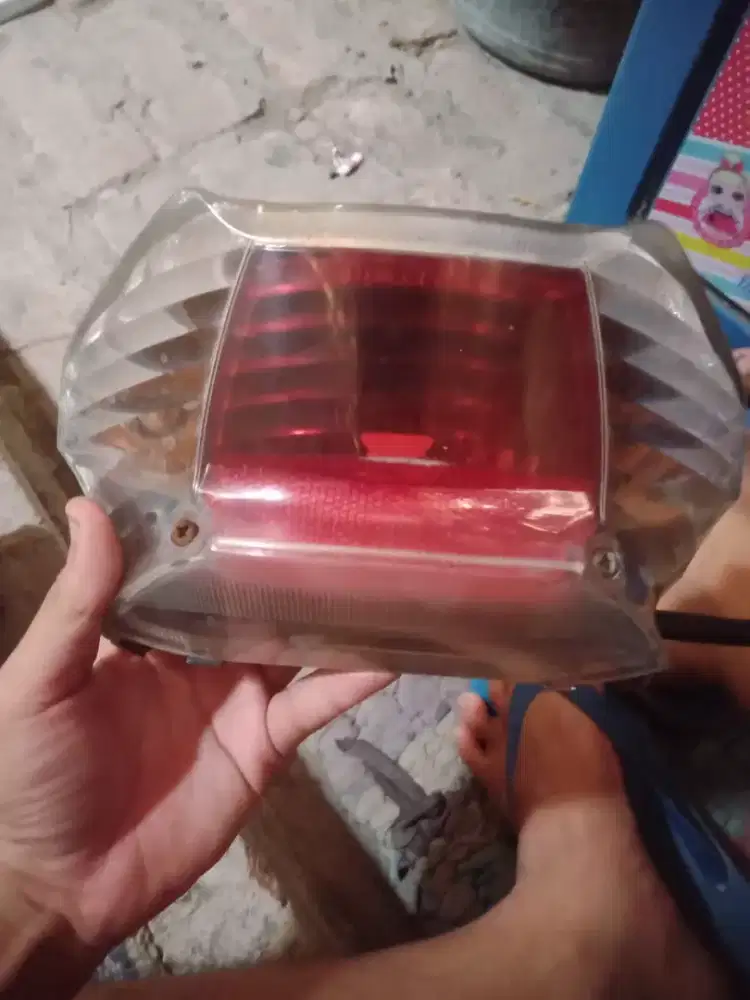 reflektor lampu belakang