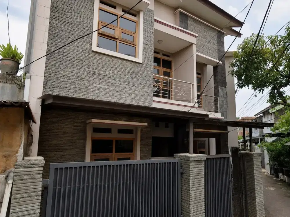Rumah 2 LT Murah Strategis di Antapani Bandung