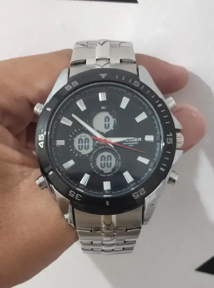 Jam tangan analog pria D-ZINER