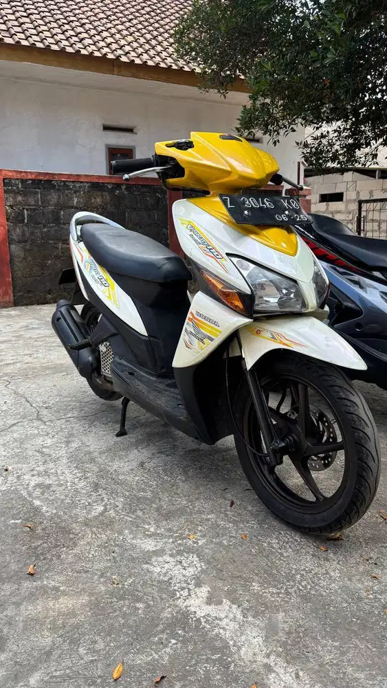 Honda Vario 110cc 2010 Matic Istimewa STNK BPKB Lengkap