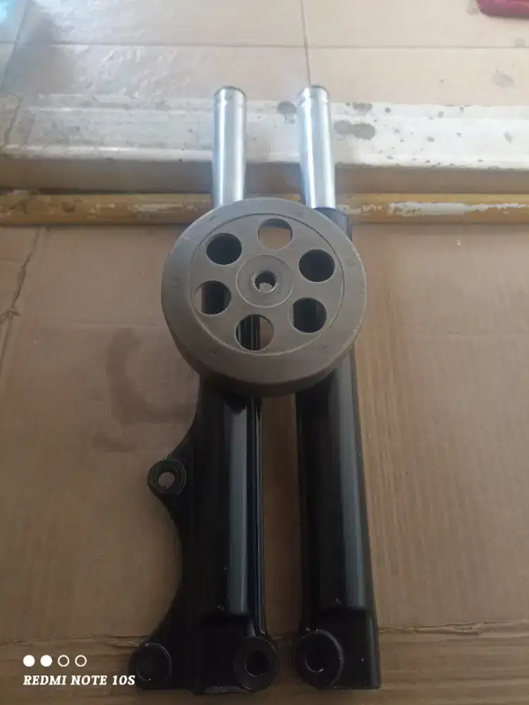 jual shock depan sama mangkok ganda bekas mio