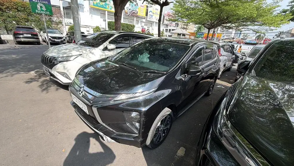 Xpander sport hitam 2019