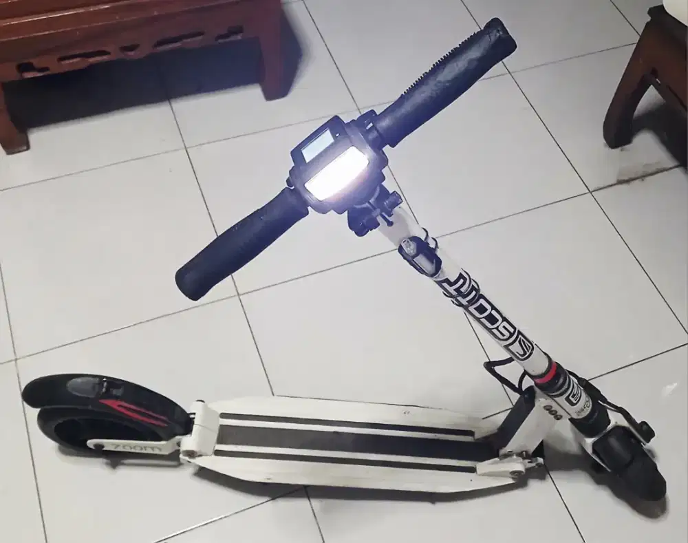 Skuter Listrik Lipat ETWow Zoom Rumania ( Preloved )