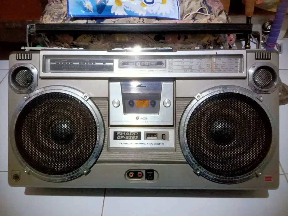 SHARP GF-9292  Stereo Radio - Tape Recorder
