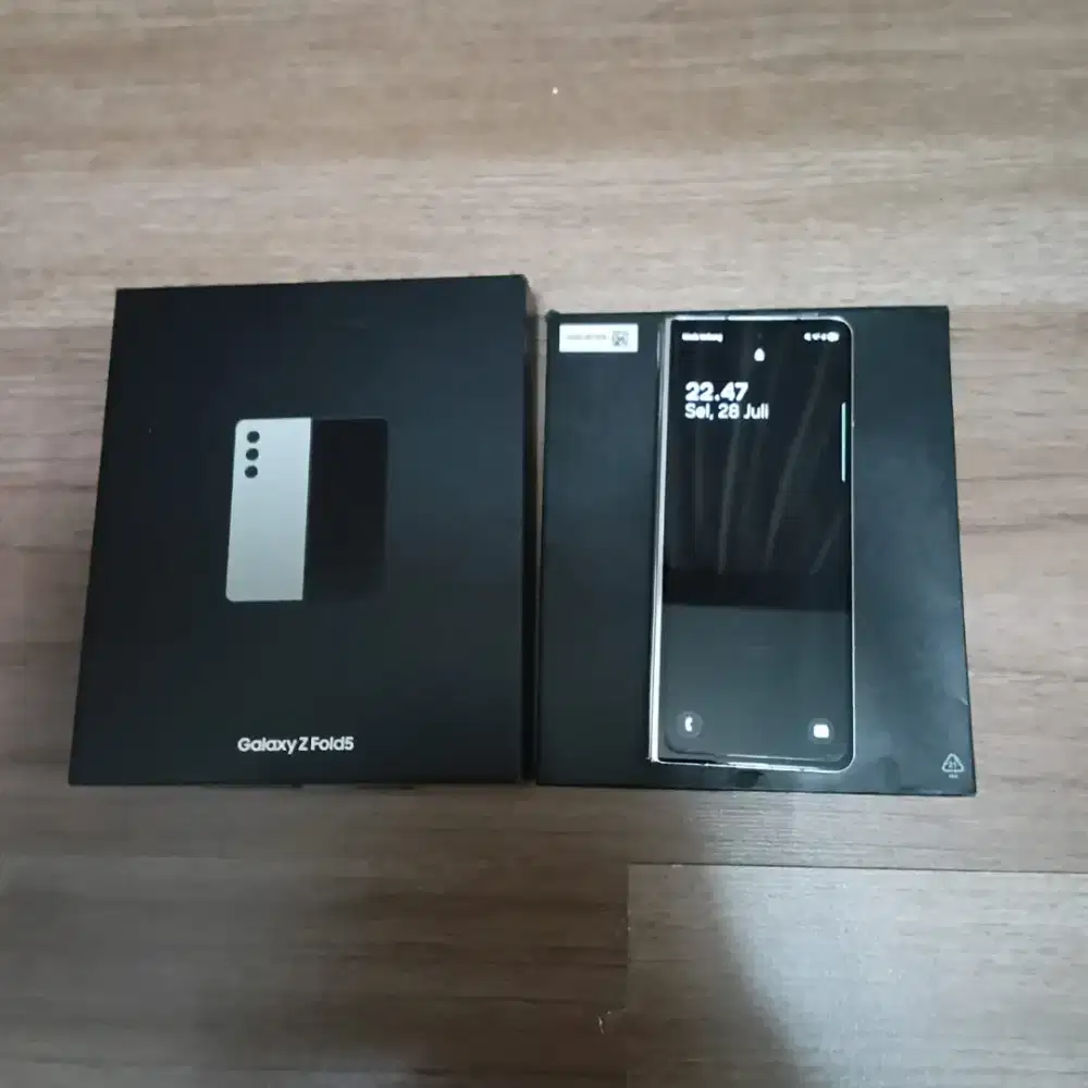 Samsung Galaxy Fold 5 12/512 GB