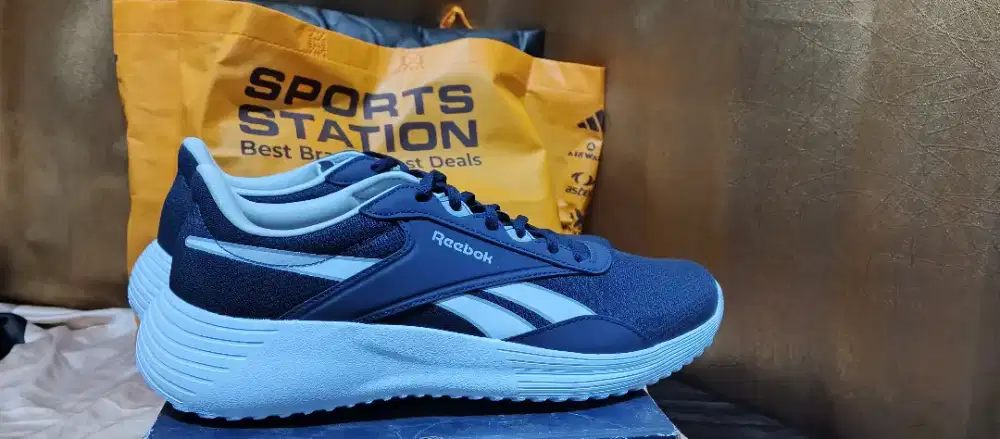 Sepatu Reebok running