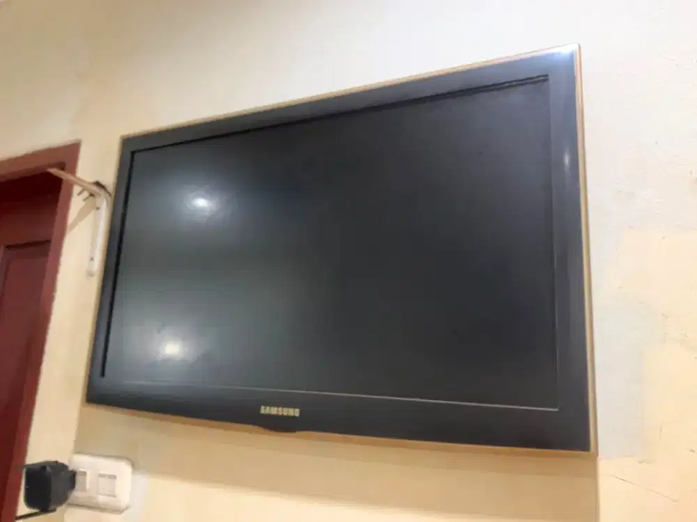 Samsung LED TV 32 Inch UA32C4000P - Normal - 3 HDMI - USB