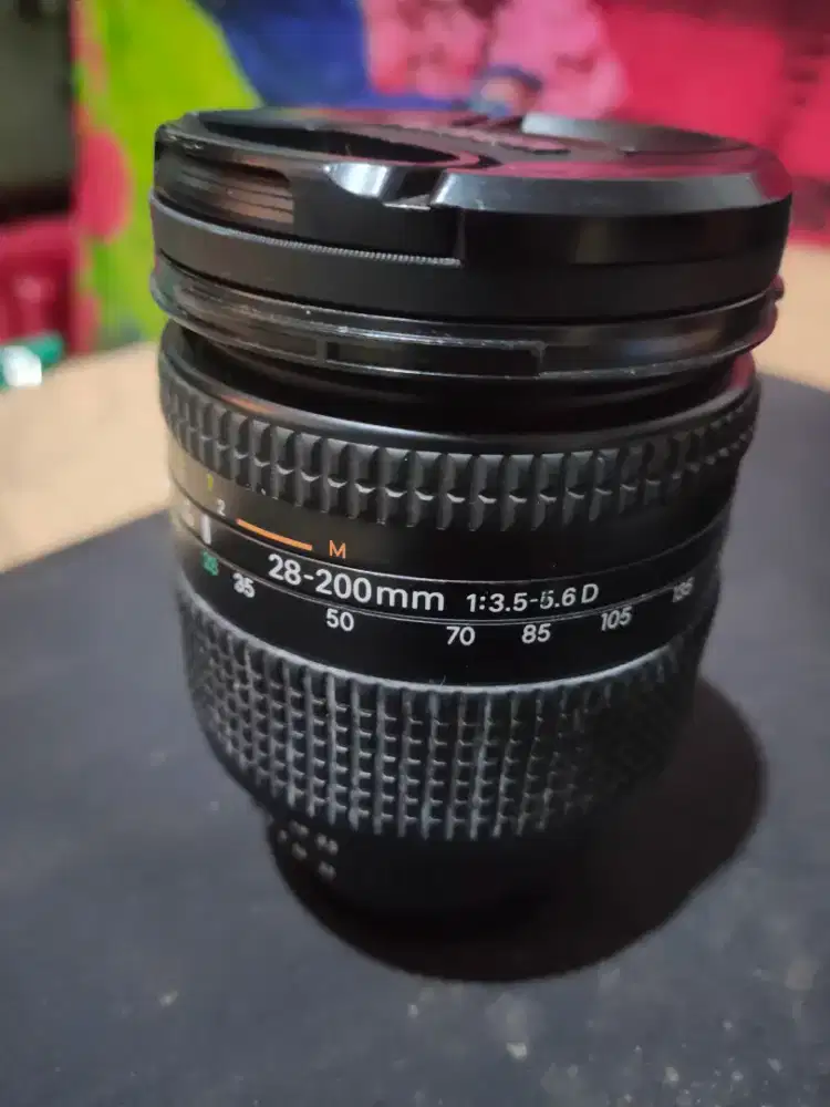Lensa Nikon AF Zoom Nikkor 28-200mm
