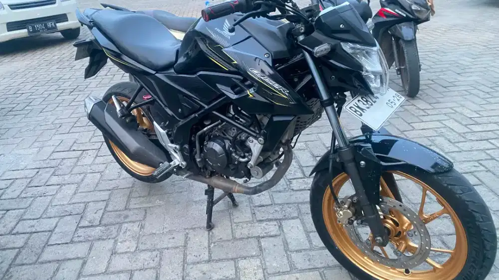 CB 150 R ORI WARNA HITAM
