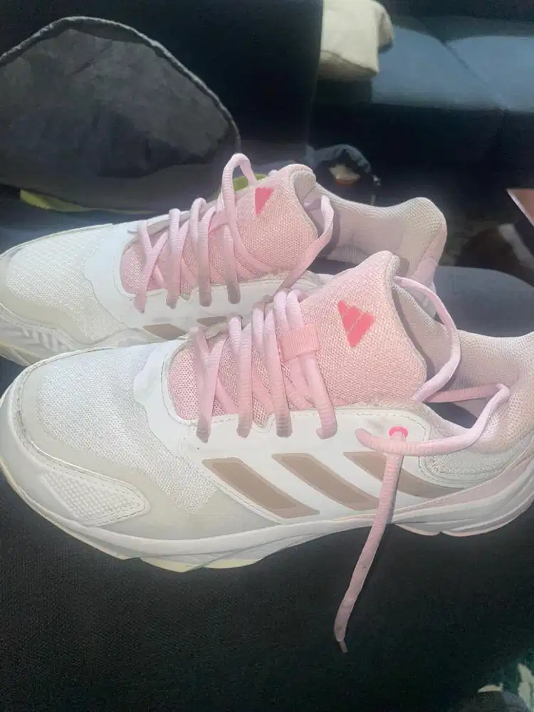 sepatu adidas courtjam control 3