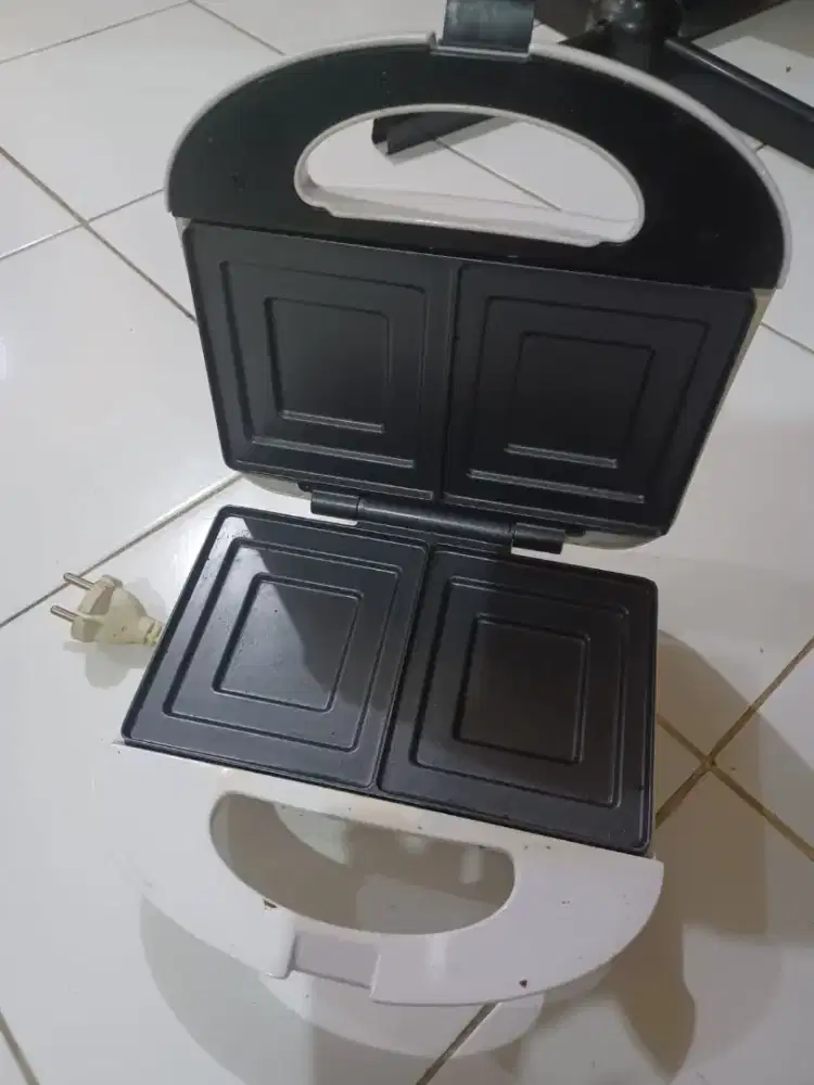 Waffle Maker (pemanggang waffle dan roti)