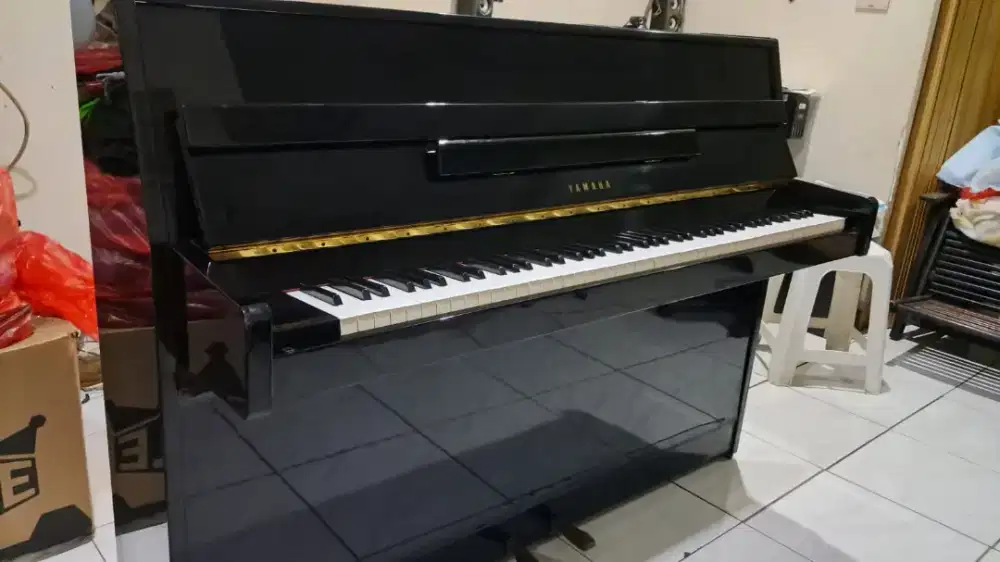 Piano Yamaha LU 80