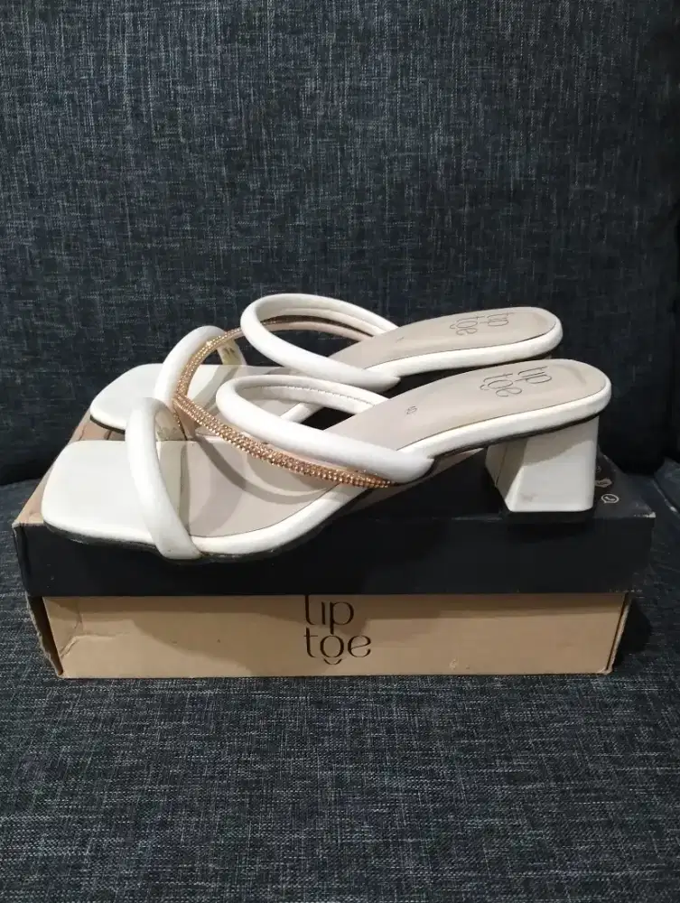 High heels tip toe