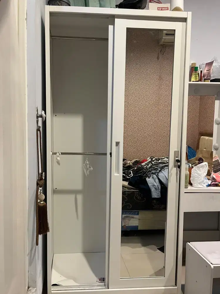 Lemari Pakaian Besi Pintu Sliding 90 x 50 x 185 cm