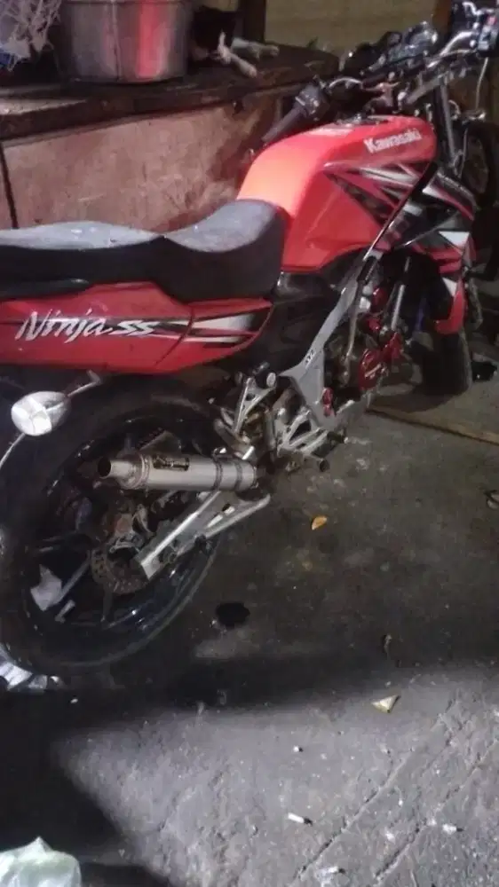 Kawasaki Ninja SS Red