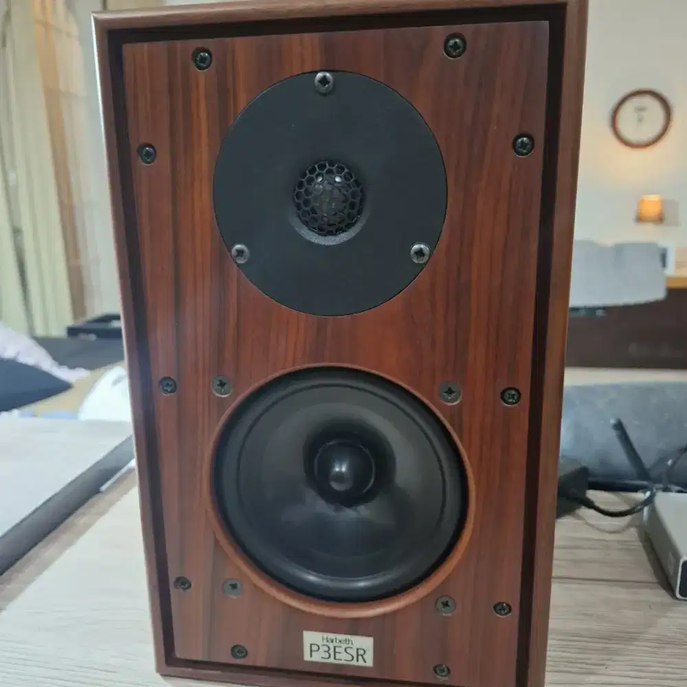 Speaker harbeth p3esr england