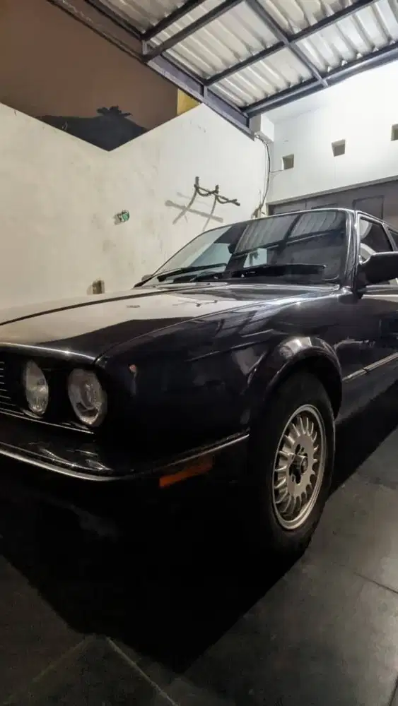 BMW E30 318i M40 Manual 1990 – Original, Terawat, Siap Pakai.