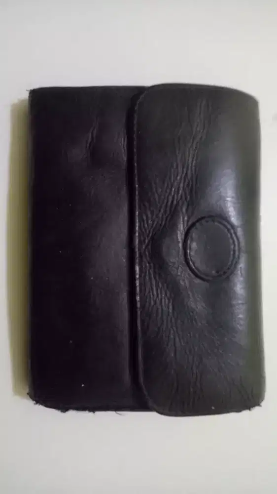 Dompet Kulit logo V Tebal Banyak Anak Kantong
