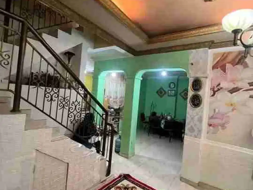 Dijual Cepat Rumah Super Strategis 3 Lantai di Menteng Atas Jakarta Selatan