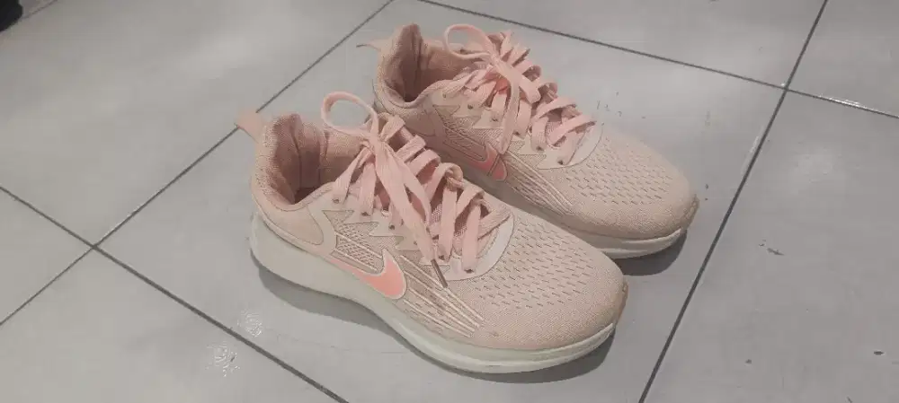 sepatu wanita pink
