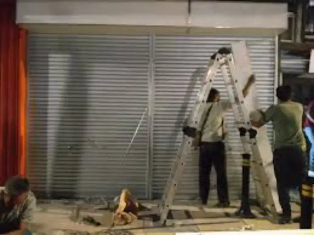 Tukang spesialis rolling door dan folding gate