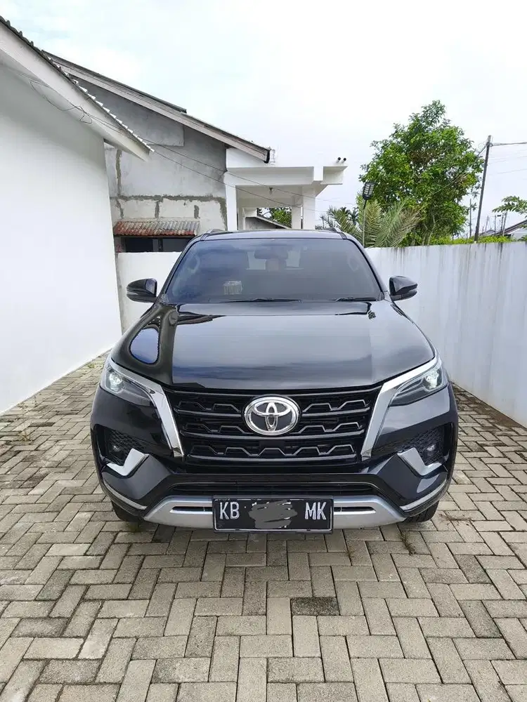 Toyota Fortuner VRZ 2.8 cc Diesel Matic Tahun 2022