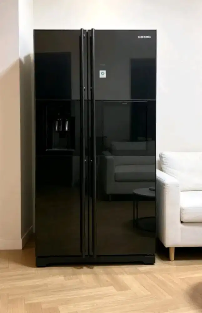 Kulkas mewah x apartmen