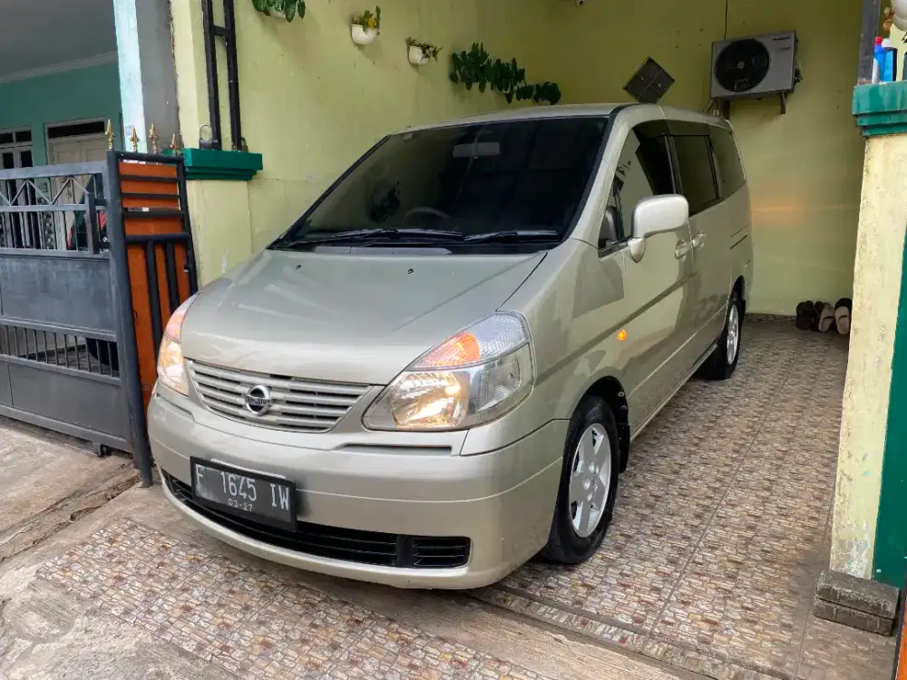 Dijual Nissan Serena CT 2007 Metic