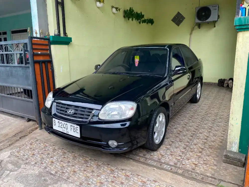 Dijual Hyundai Accent Verna G 2004 Manual