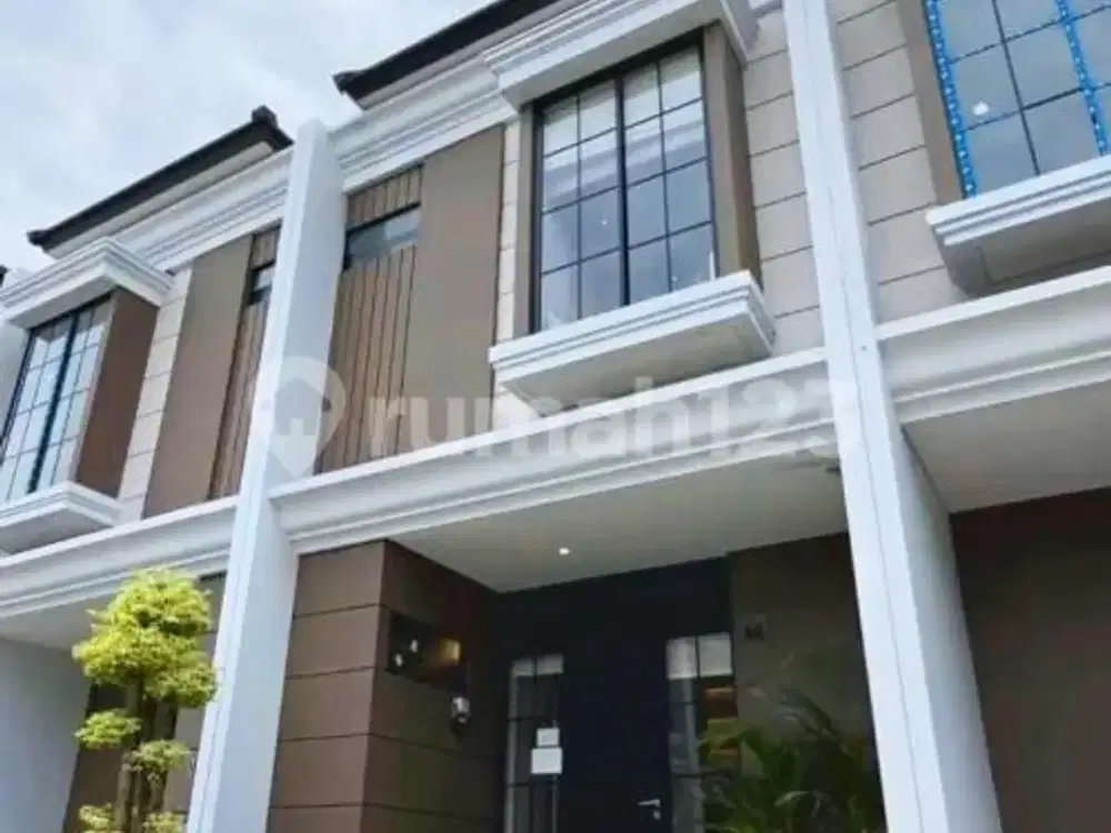 Rumah Mewah Dijual Murah Dekat Pakuwon City