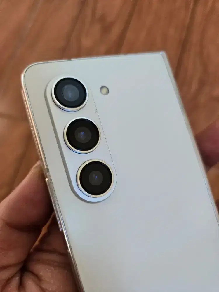 Samsung Z Fold 5 256gb Cream Resmi Sein (-minus layar dalam aja)